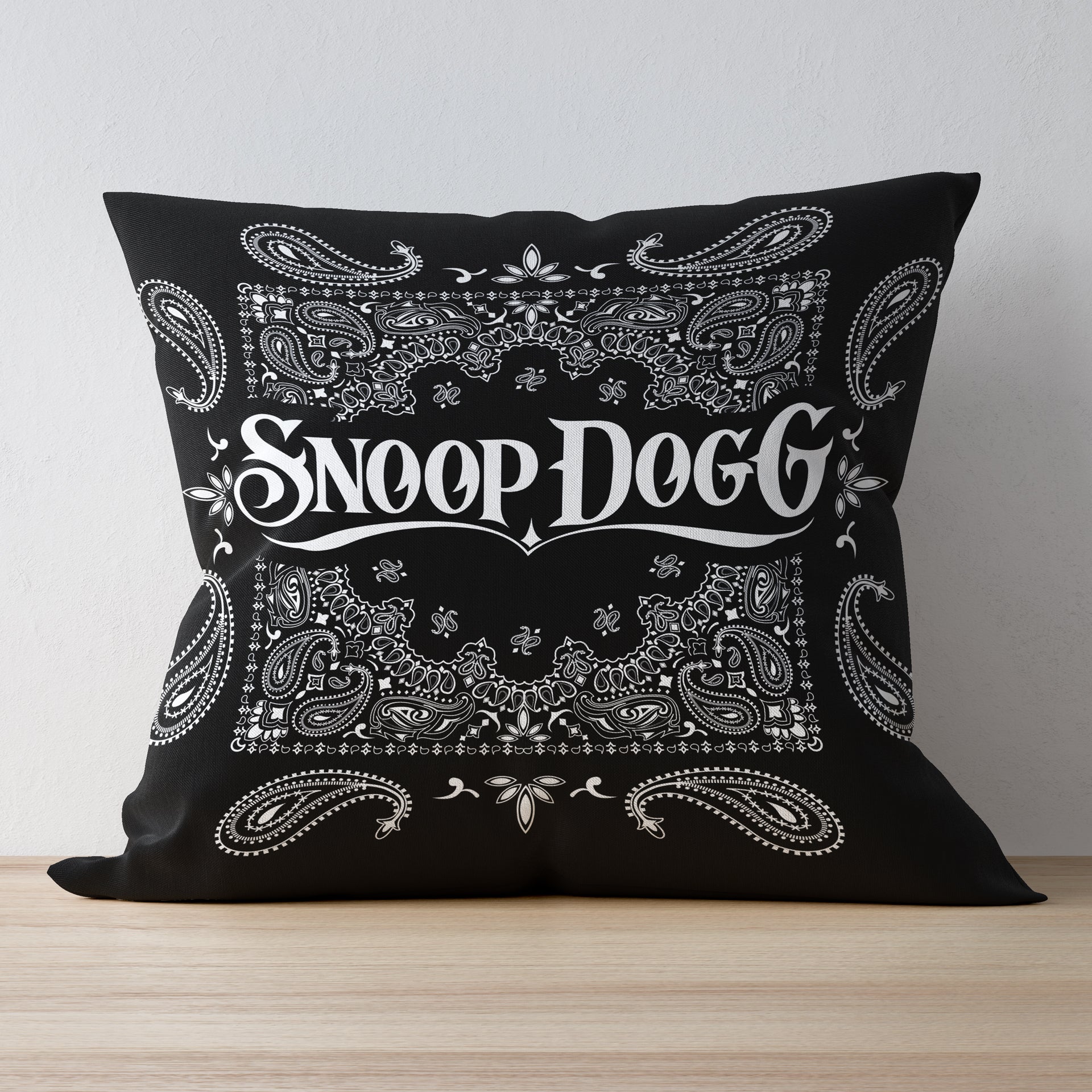 Snoop Dogg Throw Pillow